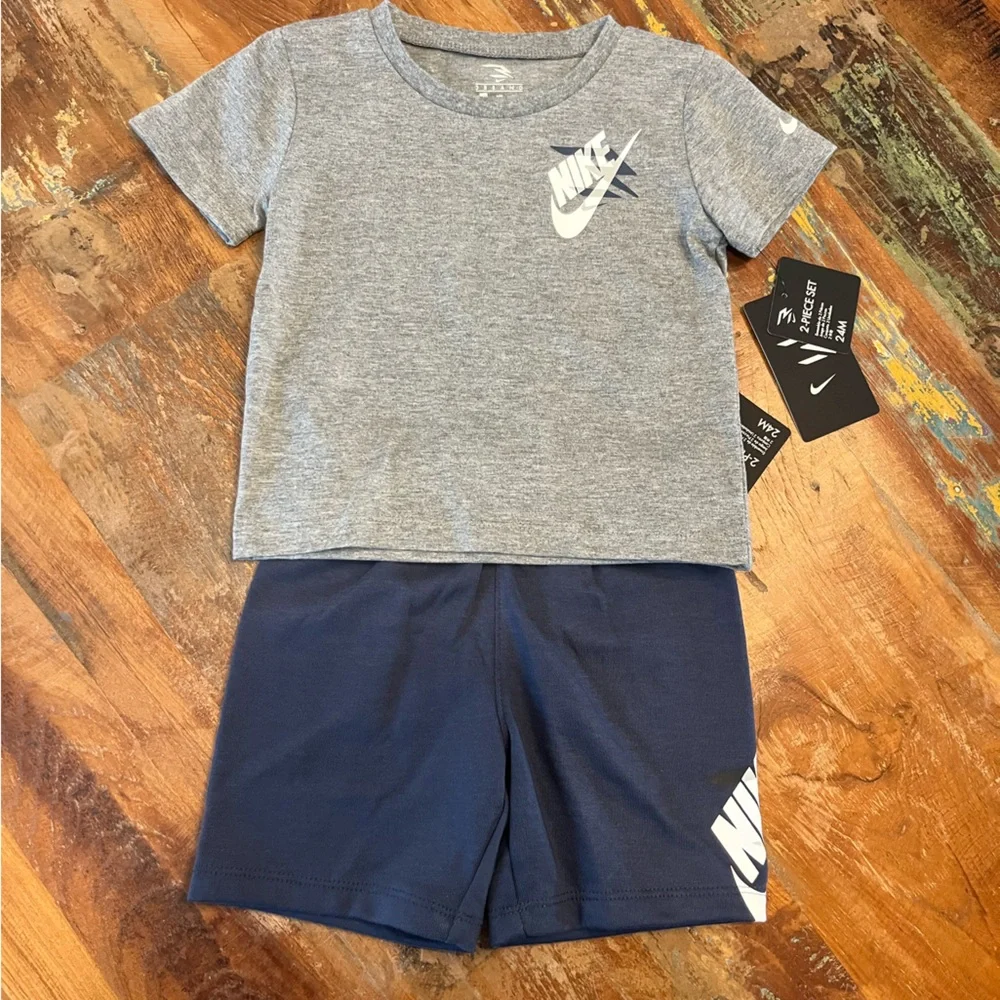 NWT Nike Boys 2 Piece Shorts Set
